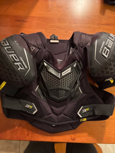 Medium Intermediate Bauer Supreme 3S Pro Shoulder Pads (Used)