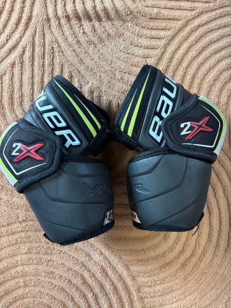 Junior Medium Bauer Vapor 2x Elbow Pads (Used)