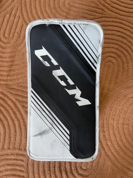 Youth CCM YTFLEX II Goalie Blocker Regular (Used)