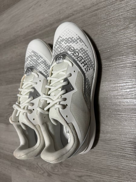 White Men's SHUGO Size M 12.0 (W 13.0) Adult Low Top Metal (New)