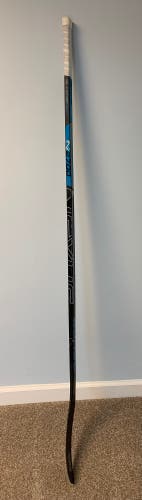 Senior Bauer Nexus 2700 Right Handed Hockey Stick P88 87 Flex (Used)