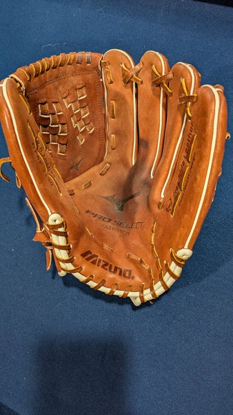 Mizuno RH Outfield Pro select Softball Glove 12.5" (Used)