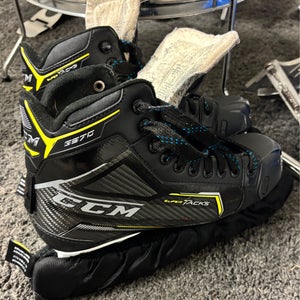2020 CCM Super Tacks 9370 Hockey Goalie Skates Regular Width 9 (Used)