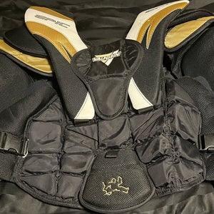 Large Vaughn Epic 8800 Goalie Chest Protector (Used)