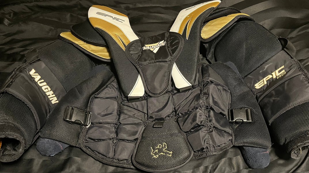 Large Vaughn Epic 8800 Goalie Chest Protector (Used)