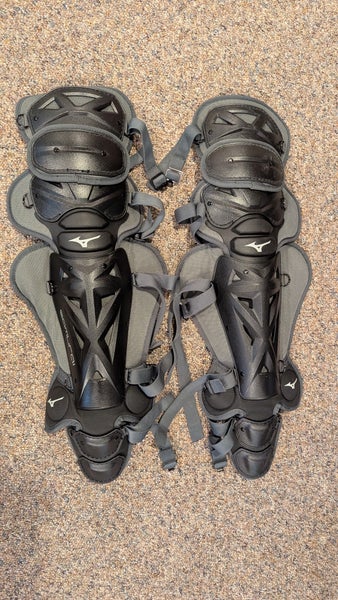Mizuno Samurai Catcher's Leg Guard (Used)