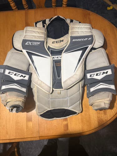 Large CCM Extreme Flex Shield II Goalie Chest Protector (Used)