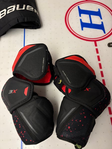 Senior Medium Bauer Vapor 3x Elbow Pads (Used)