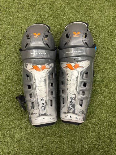 Senior CCM Vector Shin Pads 14" (Used)