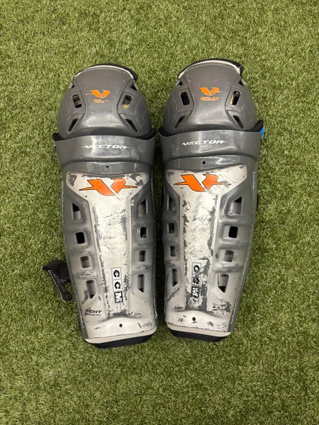 Senior CCM Vector Shin Pads 14" (Used)