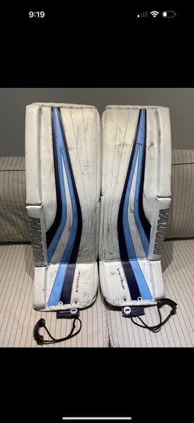 33" Vaughn Ventus SLR Pro Carbon Goalie Leg Pads (Used)