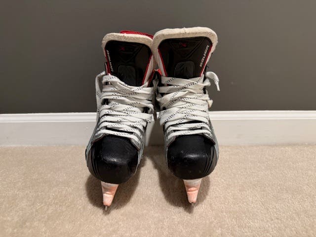 2015 Bauer Vapor X900 Hockey Skates Extra Wide Width 7.5 (Used)