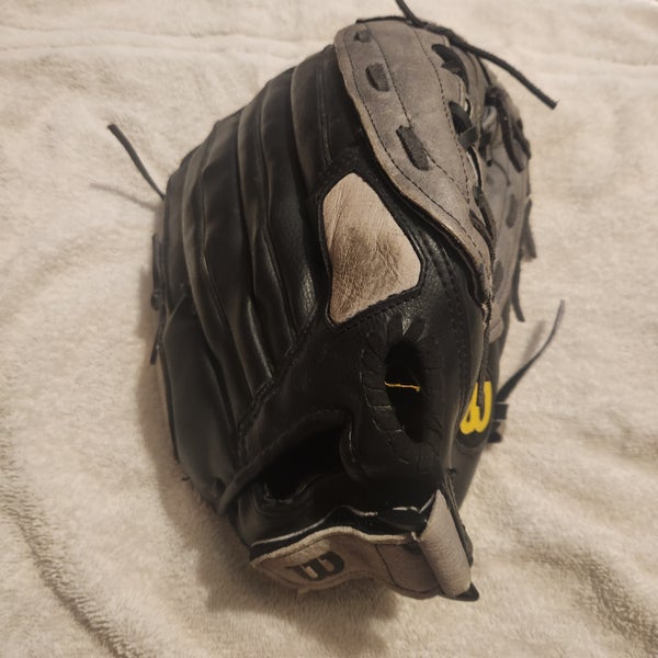 Wilson RH A360 Softball/Baseball outfield Glove 14" Nice/Game Ready/Genuine Leather