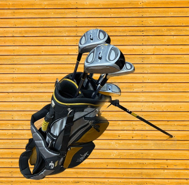 Junior Walter Hagen III Clubs (Full Set) Junior Pieces ( Dr , FW , Hy , 7,9,SW , Putter ) W/ Bag