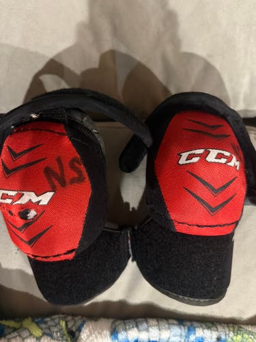 Junior Small CCM QLT 230 Elbow Pads (Used)