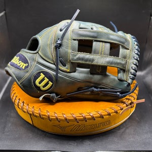 Wilson RH Outfield A2000 Baseball Glove 12.75" (Used)