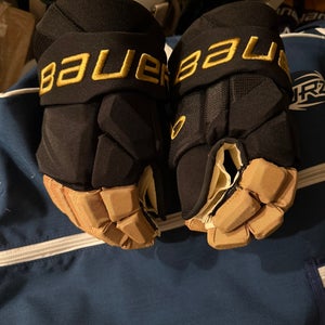VGK (N.Roy) Bauer Vapor Hyperlite Gloves 15" Pro Stock (New)