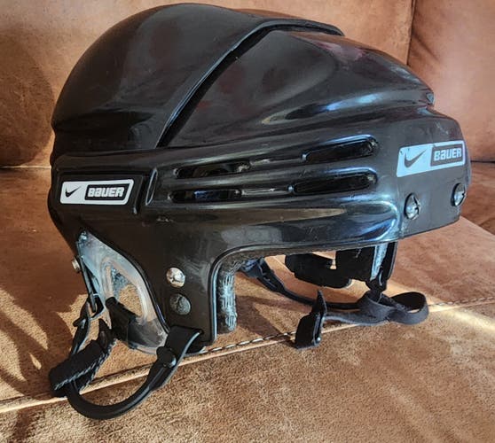 Medium Nike Bauer 5500 Helmet Pro Stock (Used)