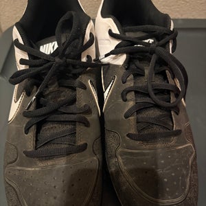 Black Men's Size M 10.5 (W 11.5) Nike Low Top Metal (Used)