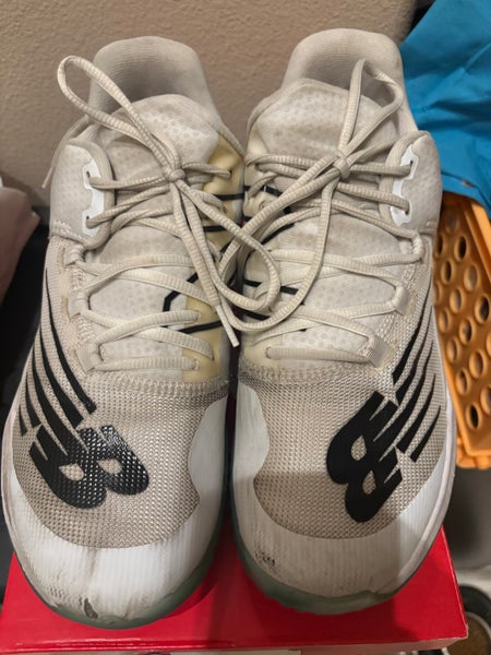 White Men's Size M 9.5 (W 10.5) New Balance Low Top (Used)