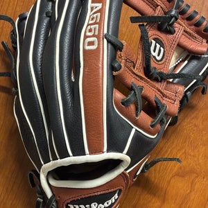 Wilson A550 RH Baseball Glove 11.5" (Used)