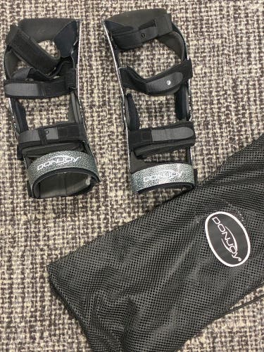 DonJoy Knee Brace Pair (New)