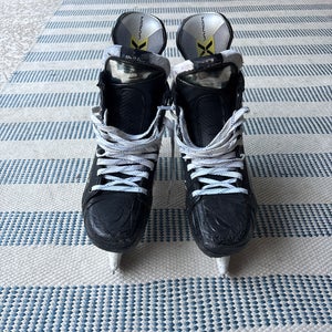 2023 Bauer Vapor Hyperlite 2 Hockey Skates Regular Width Pro Stock 9 (Used)