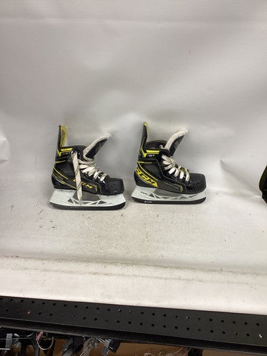 Used CCM AS3 Youth Hockey Skate Youth 13.0 11851-S000040241