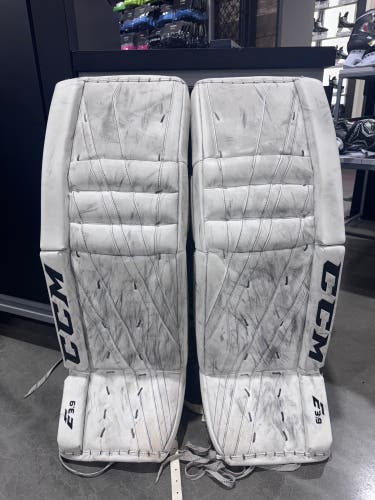 34" Senior CCM Extreme Flex E3.9 Goalie Leg Pads (Used)