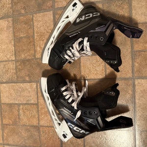 CCM Tacks Vector Hockey Skates Regular Width Size 6.5 (Used)