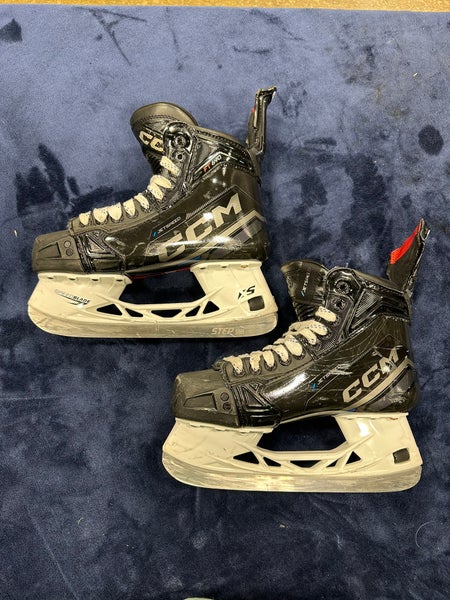 Intermediate CCM JetSpeed FT690 Hockey Skates 6 (Used)