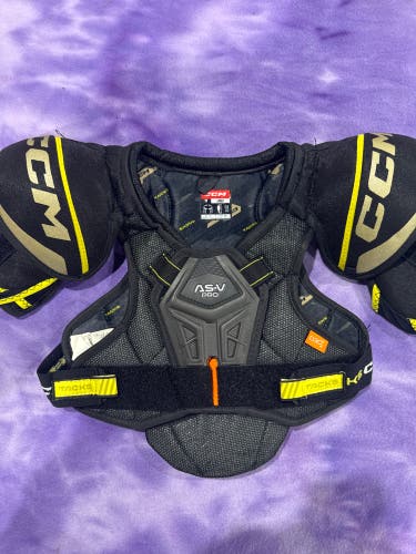 Large Youth CCM Tacks AS-V Pro Shoulder Pads (Used)