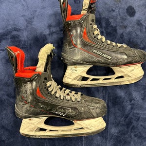 Junior Bauer Vapor 3X Pro Hockey Skates Size 3.5 (Used)