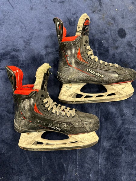 Junior Bauer Vapor 3X Pro Hockey Skates Size 3.5 (Used)
