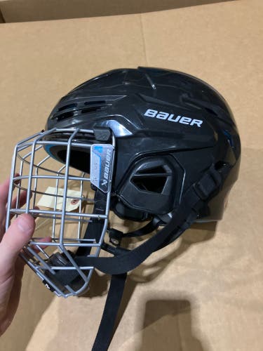 Black Large Bauer Re-akt 55 Helmet (Used)