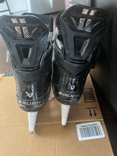2022 Bauer Supreme Mach Hockey Skates Pro Stock 10 (Used)