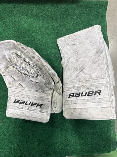 White Junior Bauer GSX Goalie Glove & Blocker Set Regular (Used)