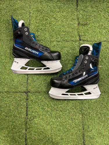 Intermediate Bauer X Hockey Skates Extra Wide Width Size 5.5 (New)