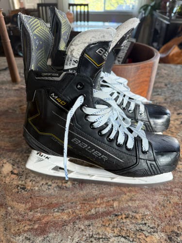 2024 Bauer Supreme M40 Hockey Skates 10 (Used)