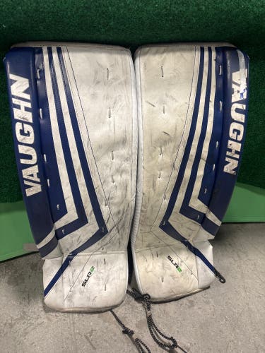 White 26" Youth Vaughn Ventus SLR2 Goalie Leg Pads (Used)