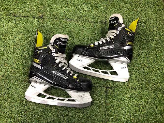 Junior Bauer Supreme S35 Hockey Skates Regular Width Size 3.5 (Used)