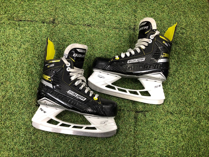 Junior Bauer Supreme S35 Hockey Skates Regular Width Size 3.5 (Used)
