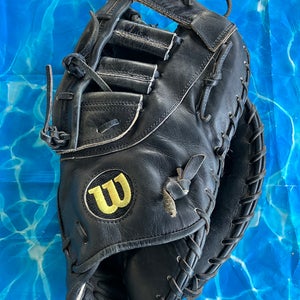 Black Wilson A2000 2800 RH First Base Baseball Glove 12" (Used)