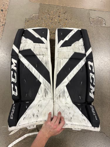 34+1" Senior CCM Extreme Flex 5.9 Goalie Leg Pads (Used)
