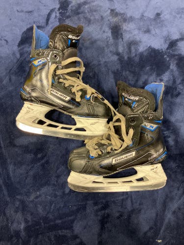 Intermediate Bauer Nexus 2N Hockey Skates Regular Width Size 4 (Used)