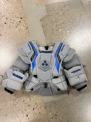 Senior Small Vaughn Velocity VE8 XFP Goalie Chest Protector (Used)