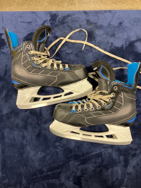 Senior Bauer Nexus 7000 Hockey Skates Regular Width 9 (Used)