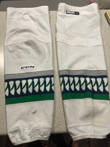 White Adult Unisex Large CCM Socks (Used)