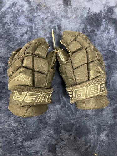 Black Senior Bauer Supreme 3S Gloves 13" (Used)