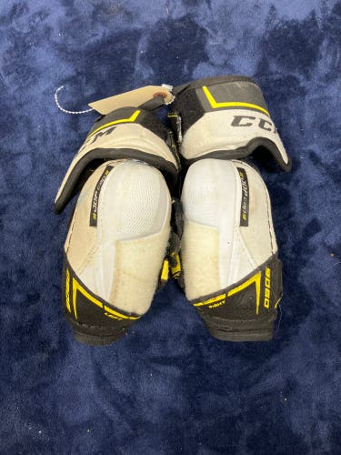 Junior Medium CCM Tacks 9060 Elbow Pads (Used)